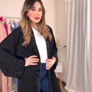 Kimono en Crêpe Noir avec Perlage